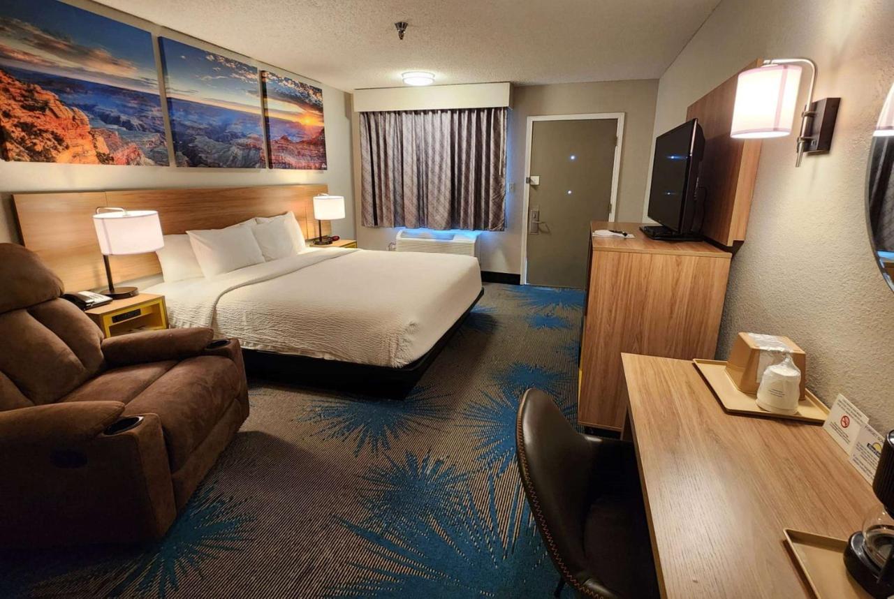 Days Inn By Wyndham Tucumcari Bagian luar foto